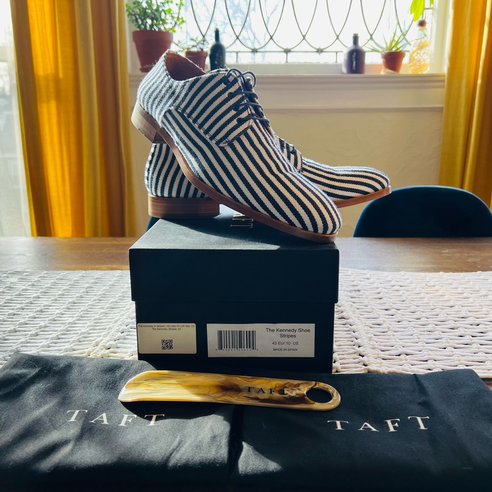 TAFT “The Kennedy Shoe” in Navy/White Stripes, Men’s Size 43 EU / 10 US